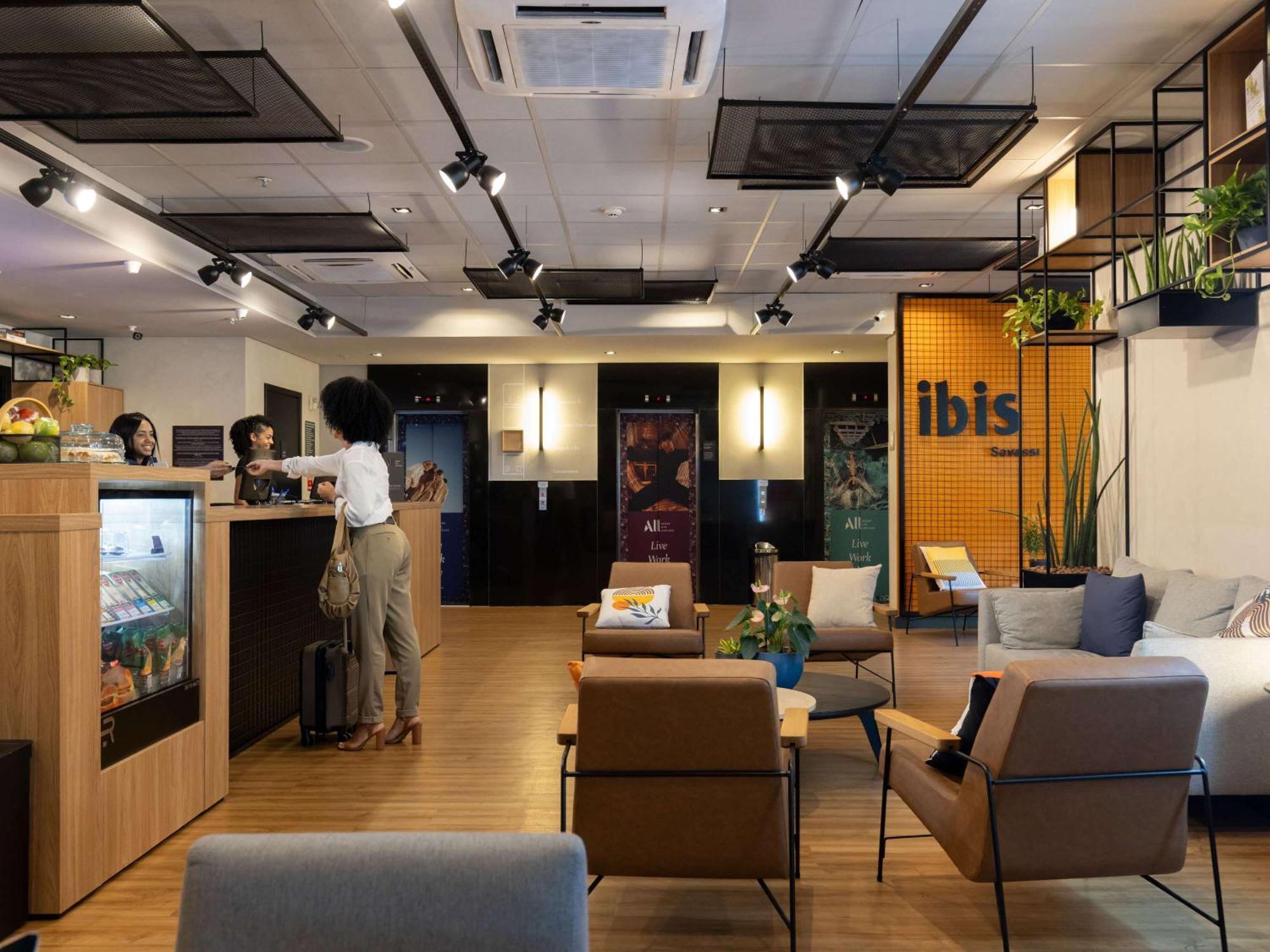 ホテル Ibis Belo Horizonte Savassi エクステリア 写真