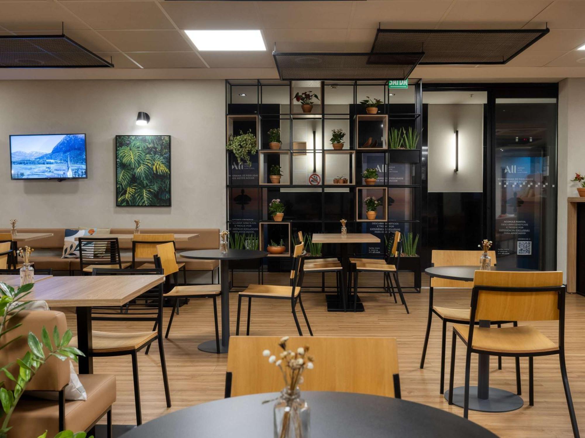 ホテル Ibis Belo Horizonte Savassi エクステリア 写真