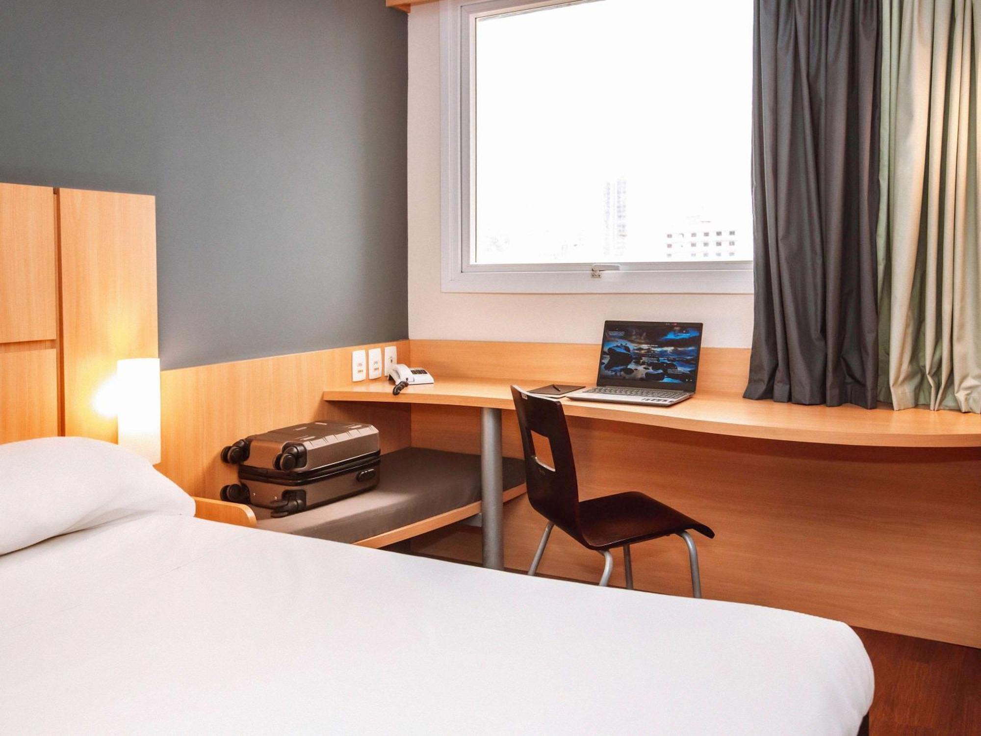 ホテル Ibis Belo Horizonte Savassi エクステリア 写真