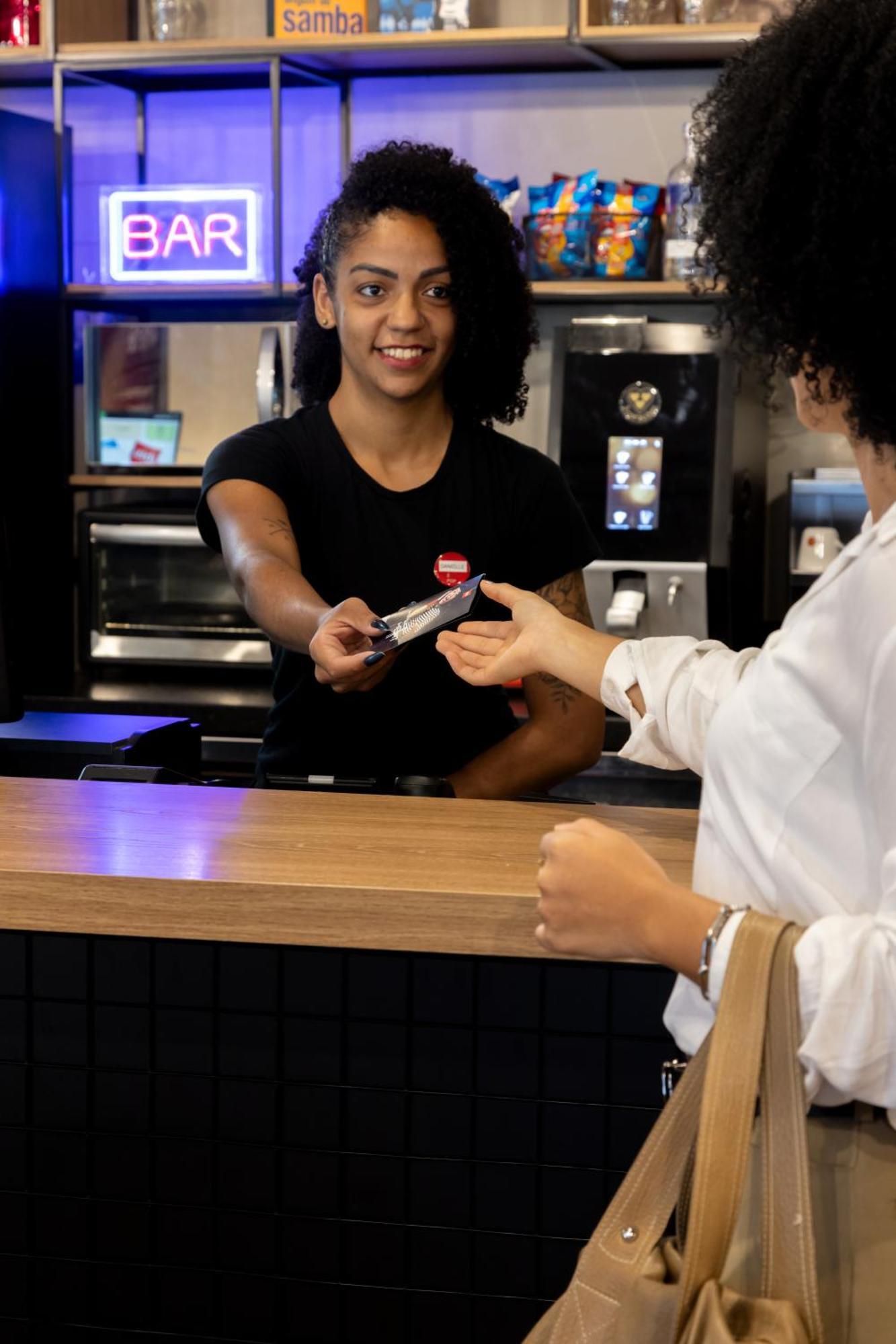 ホテル Ibis Belo Horizonte Savassi エクステリア 写真