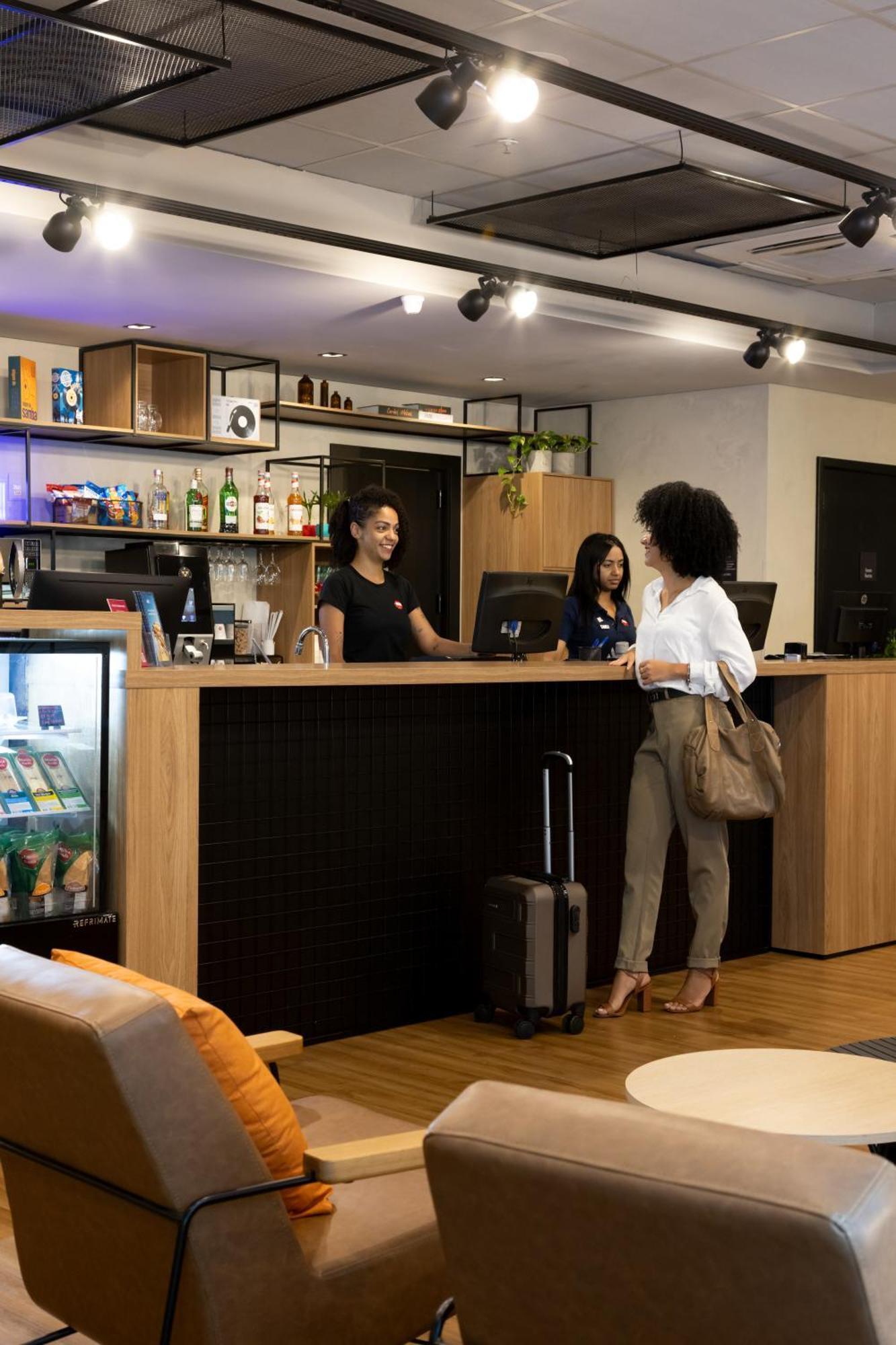 ホテル Ibis Belo Horizonte Savassi エクステリア 写真