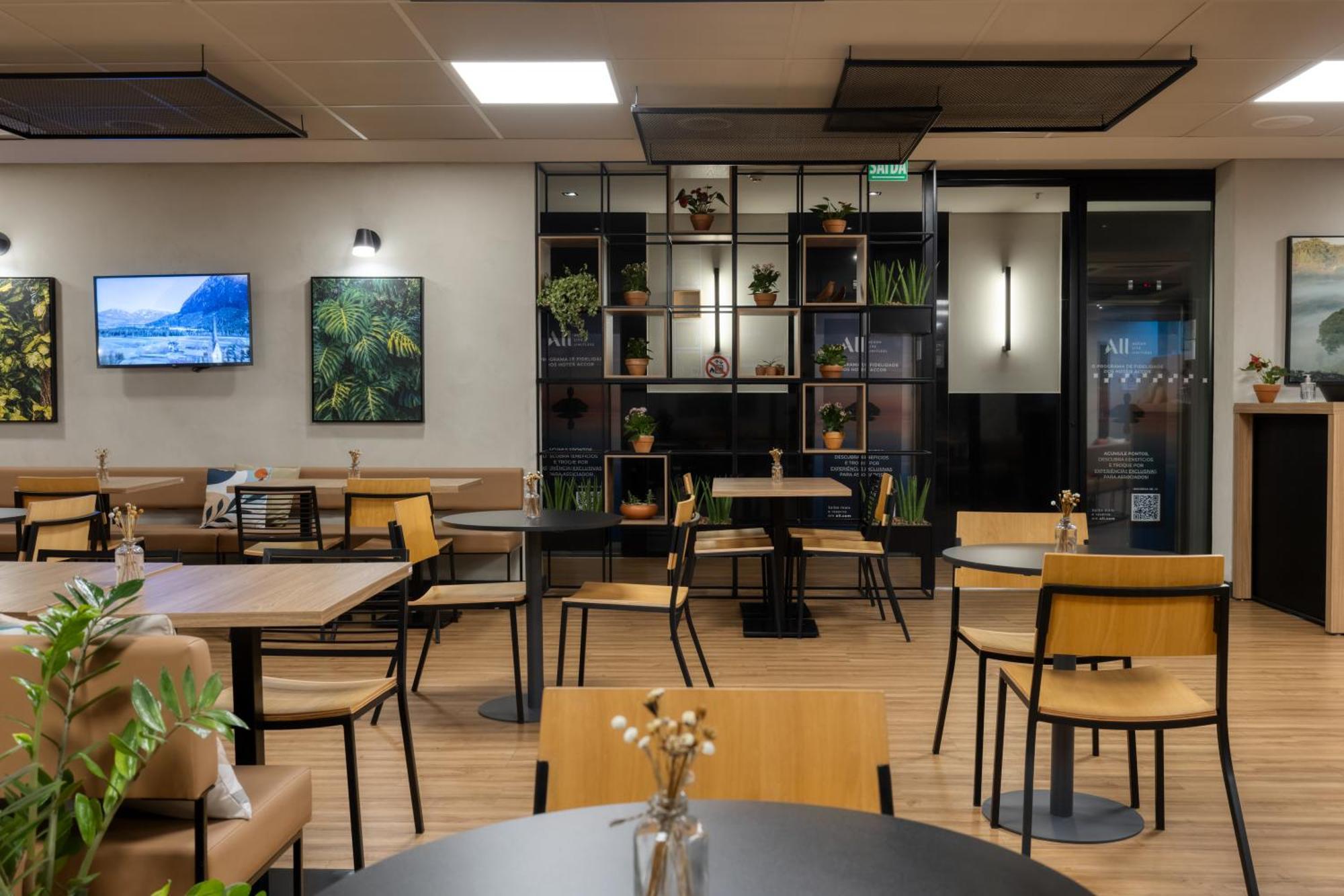 ホテル Ibis Belo Horizonte Savassi エクステリア 写真