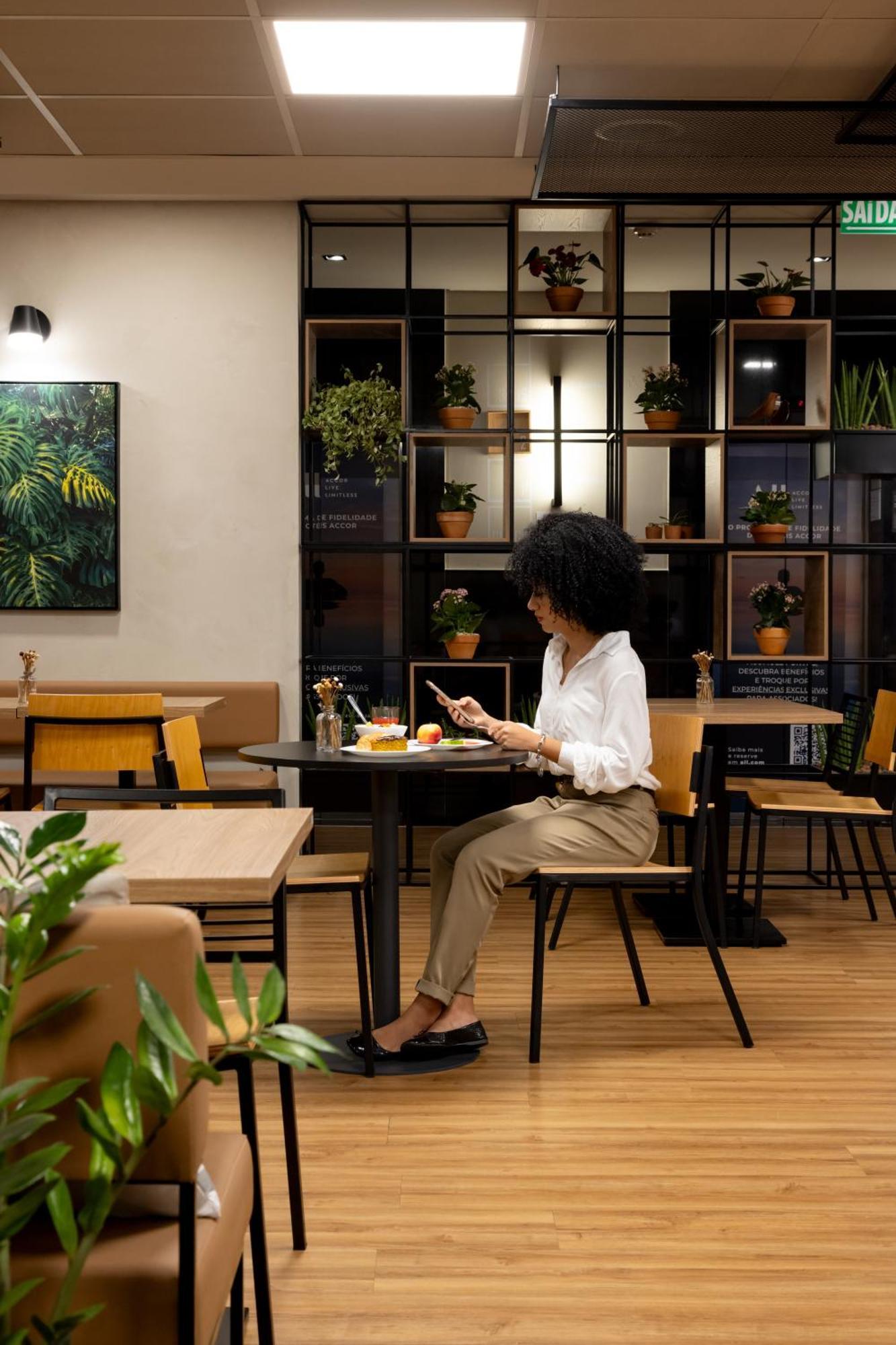 ホテル Ibis Belo Horizonte Savassi エクステリア 写真