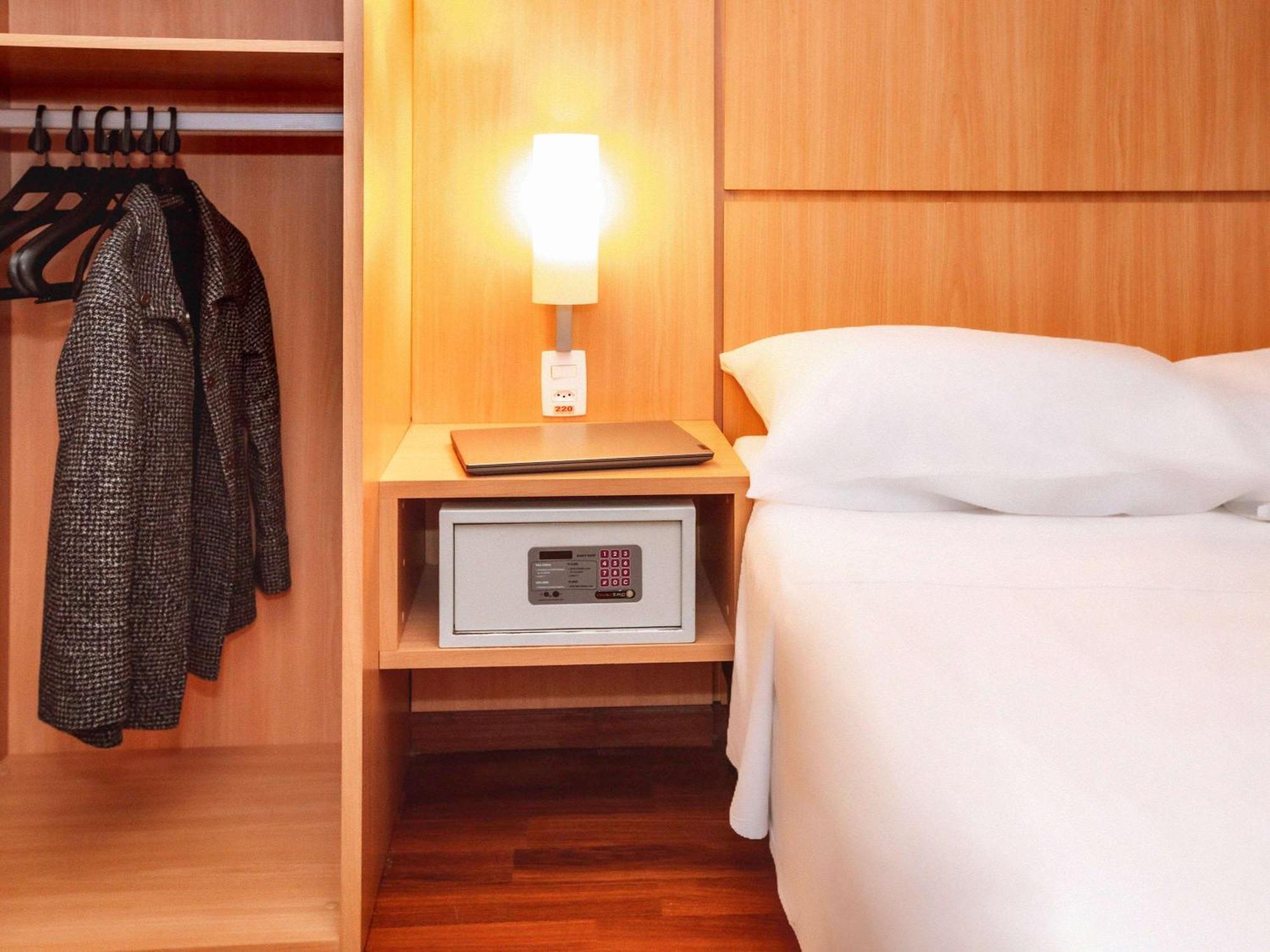 ホテル Ibis Belo Horizonte Savassi エクステリア 写真