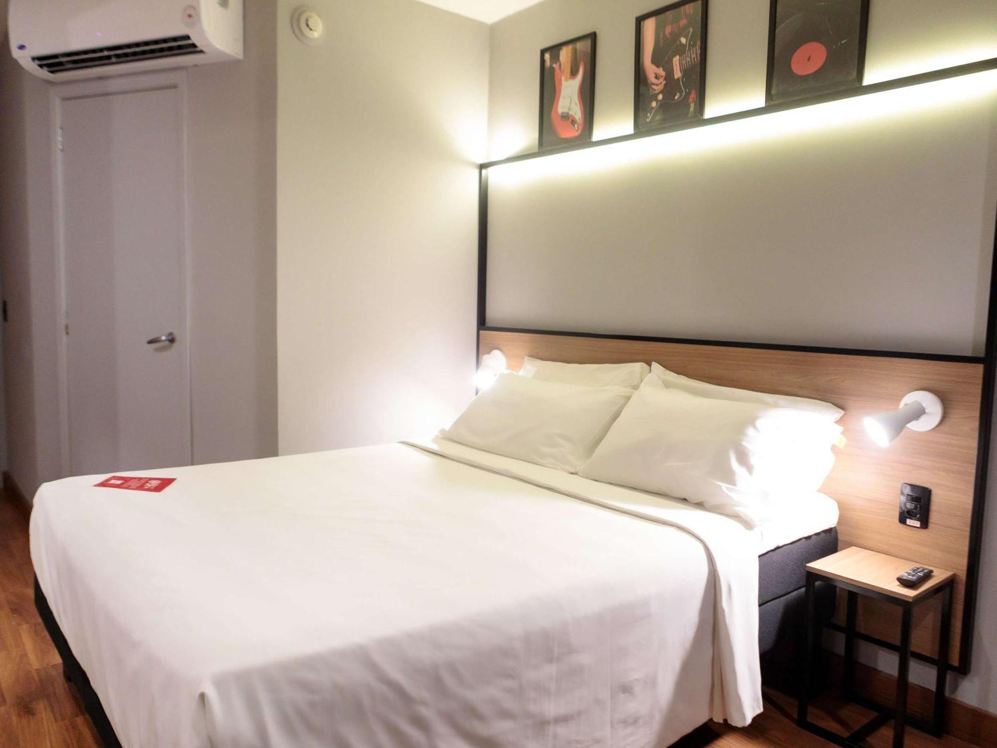 ホテル Ibis Belo Horizonte Savassi エクステリア 写真